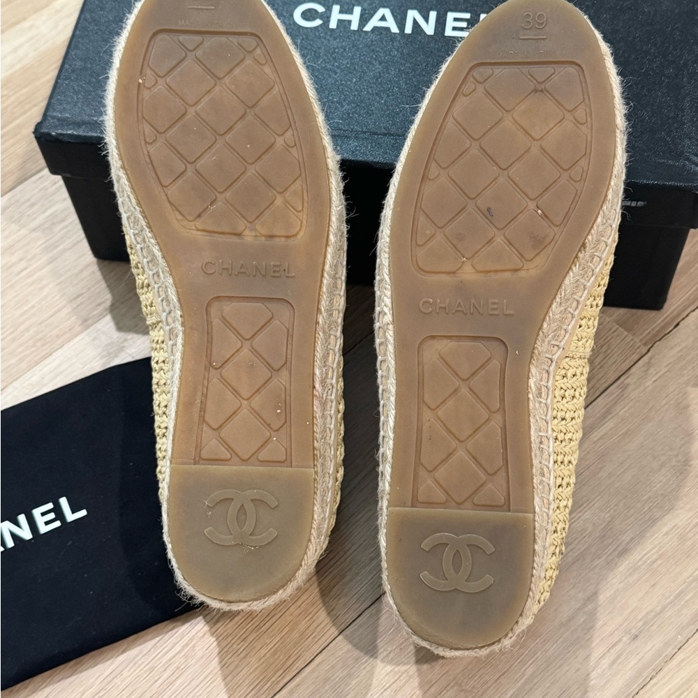 CHANEL Cream and Black Espadrille Shoes with Iconic Logo - Picture 6 of 8